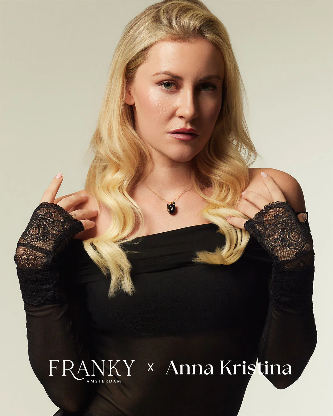 The Black Cat Necklace - gold plated - Image 6