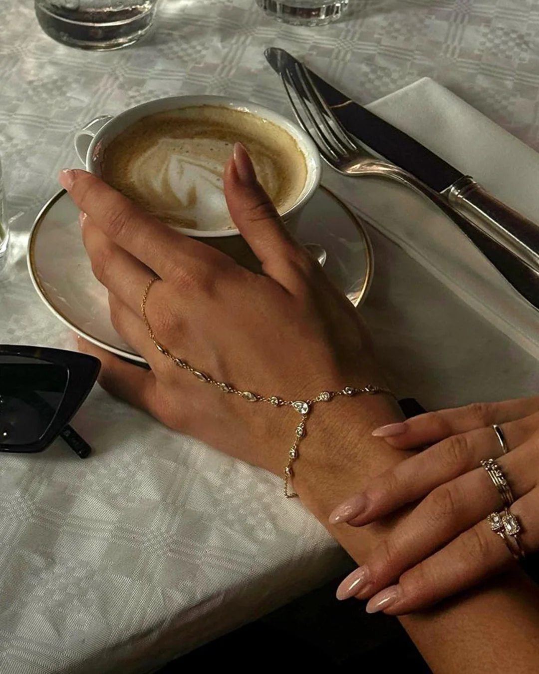 The Aurelia hand chain - gold plated - Image 12