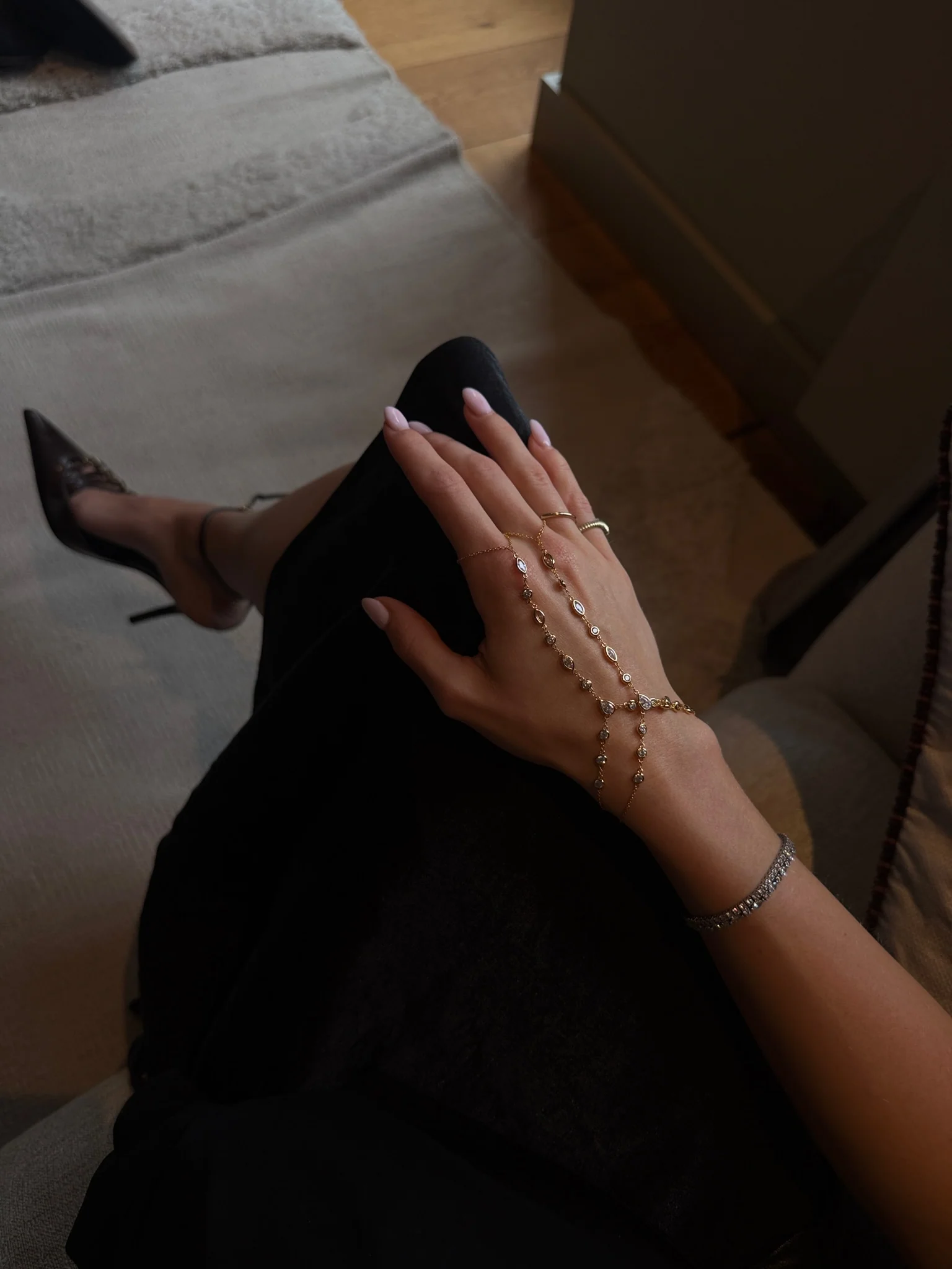The Aurelia hand chain - gold plated - Image 9