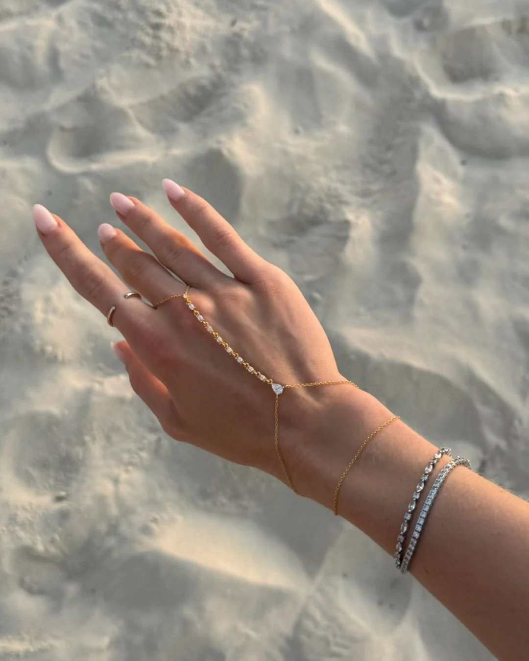 The Chiara hand chain - gold plated - Image 6
