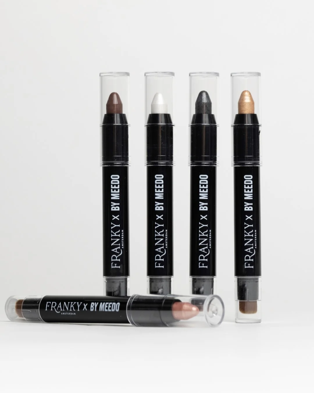 The Dark Velvet Matte eyeshadow stick - Image 6