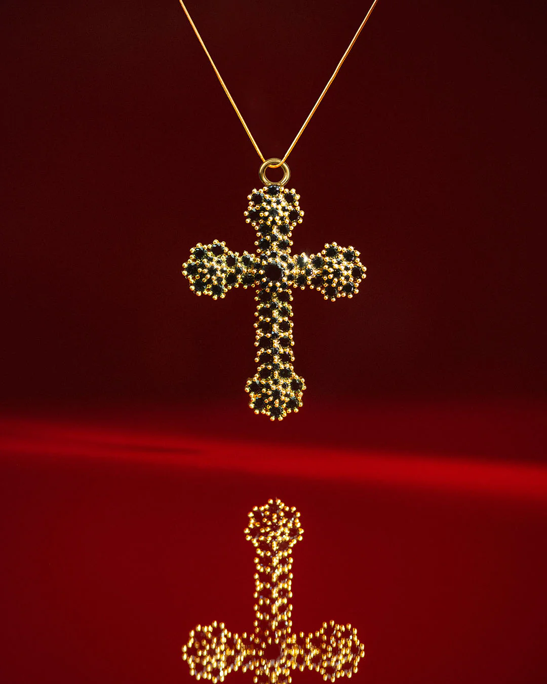 The Kourtney cross pendant - gold plated - Image 3