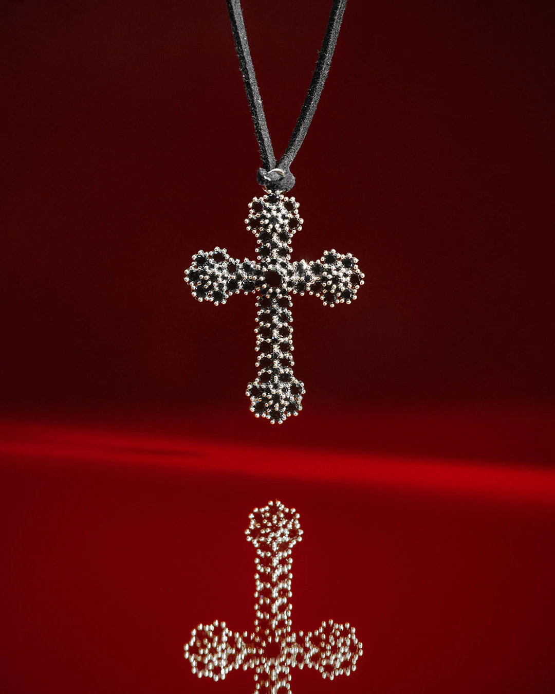 The Kourtney cross pendant - silver plated - Image 3