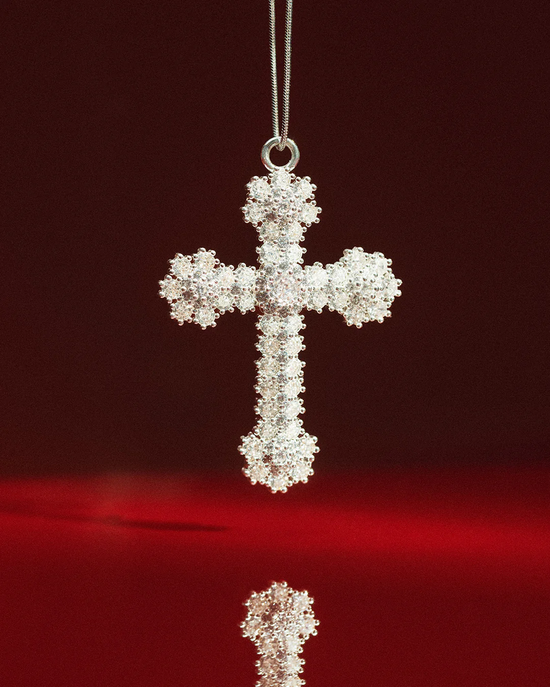The Kourtney cross pendant - white - Image 3