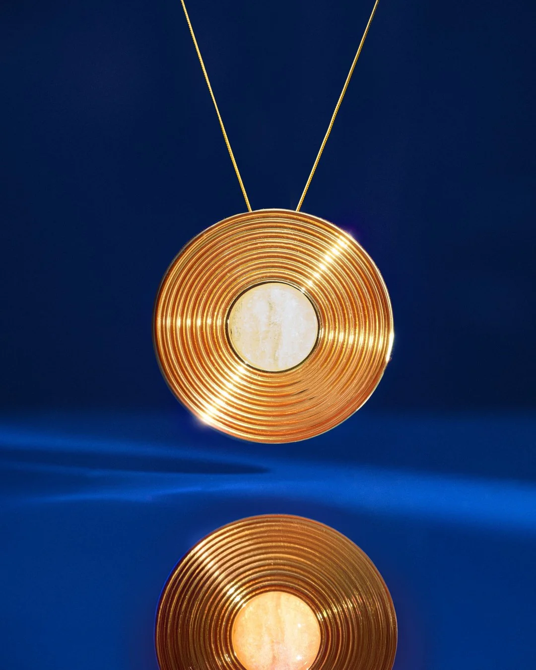 The Kourtney moonstone pendant - gold plated - Image 3