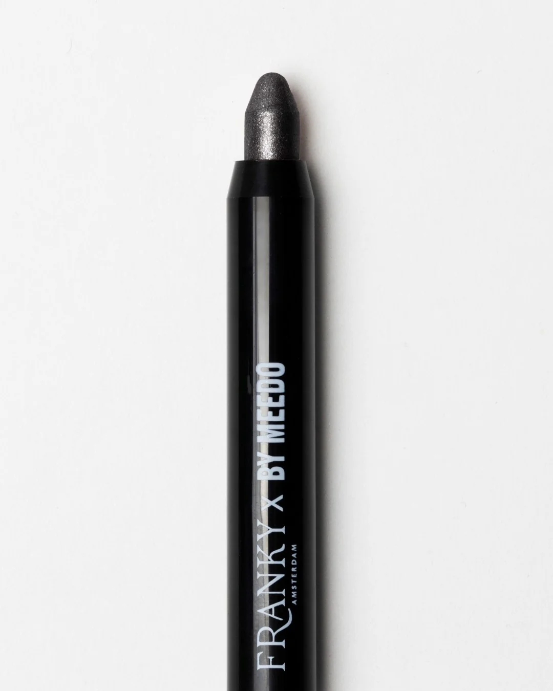 The Smokey Midnight eyeshadow stick - Image 3